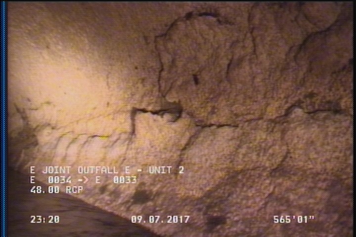 Surface Spalling Chemical, from 03 to 05 o'clock, within 8 inches of joint: YES, Start