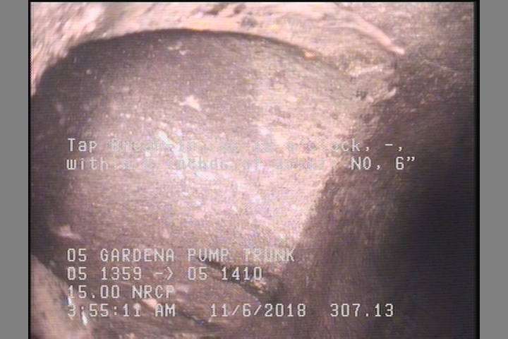 Tap Break-In, at 12 o'clock, -, within 8 inches of joint: NO, 6"