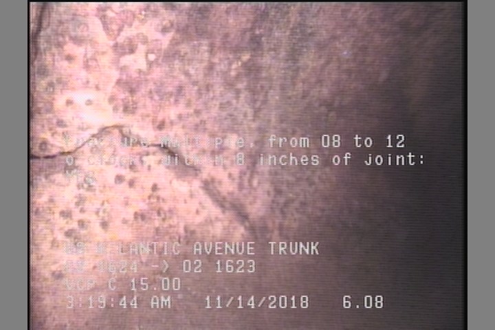 Fracture Multiple, from 08 to 12 o'clock, within 8 inches of joint: YES