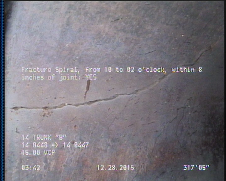 Fracture Spiral, from 10 to 02 o'clock, within 8 inches of joint: YES