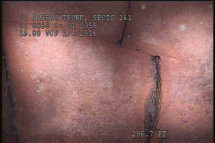 Fracture Multiple, from 09 to 03 o'clock, within 8 inches of joint: YES - SEVERE