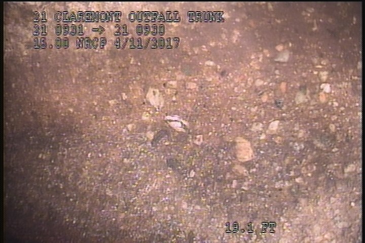 Surface Aggregate Projecting, from 08 to 04 o'clock, within 8 inches of joint: NO - SEVERE AGG