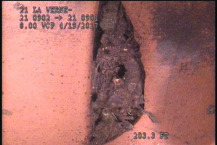 Hole Soil Visible, from 09 to 10 o'clock, within 8 inches of joint: YES - 1" X2"