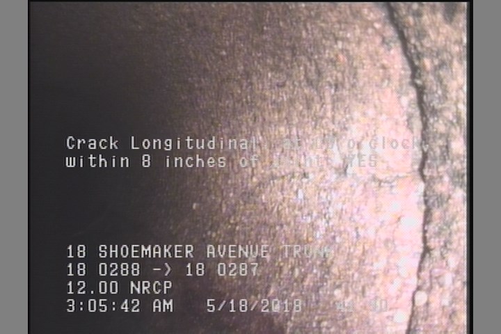 Crack Longitudinal, at 03 o'clock, within 8 inches of joint: YES
