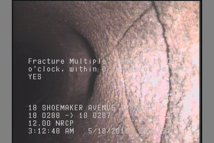 Fracture Multiple, from 01 to 03 o'clock, within 8 inches of joint: YES
