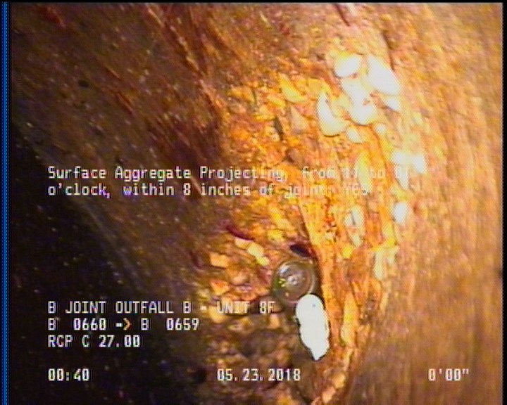 Surface Aggregate Projecting, from 11 to 01 o'clock, within 8 inches of joint: YES