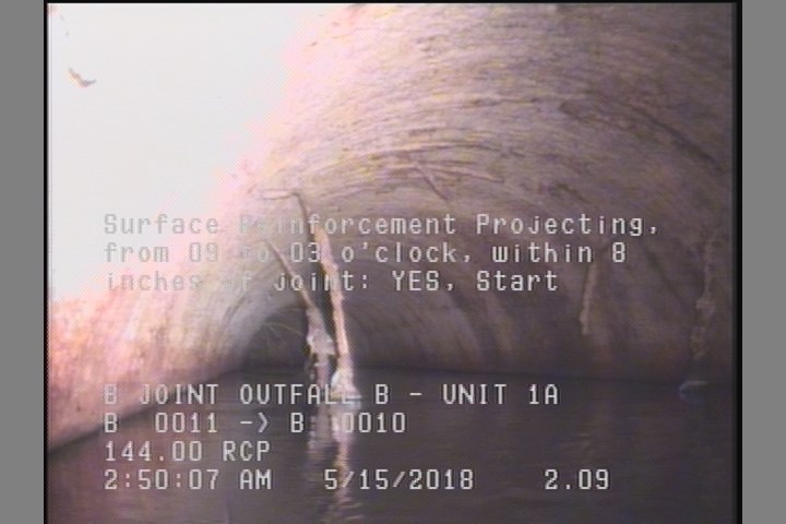 Surface Reinforcement Projecting, from 09 to 03 o'clock, within 8 inches of joint: YES, Start
