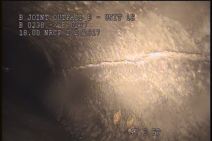 Fracture Multiple, from 11 to 01 o'clock, within 8 inches of joint: YES