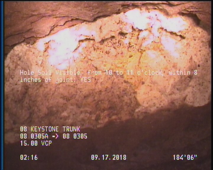 Hole Soil Visible, from 10 to 11 o'clock, within 8 inches of joint: YES