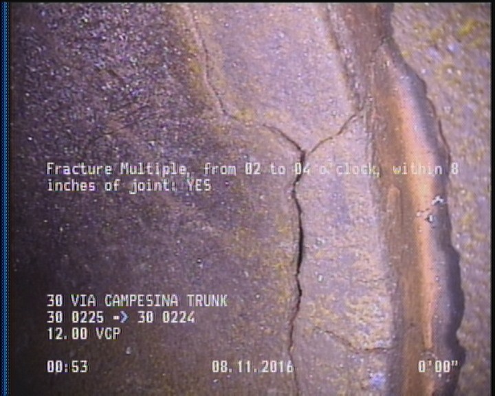 Fracture Multiple, from 02 to 04 o'clock, within 8 inches of joint: YES
