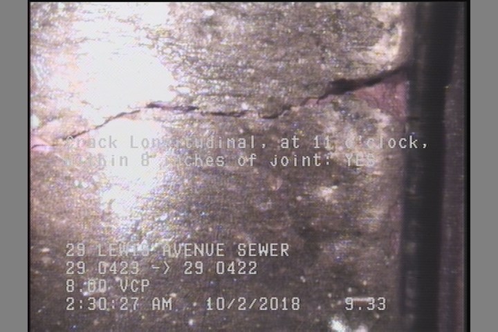 Crack Longitudinal, at 11 o'clock, within 8 inches of joint: YES