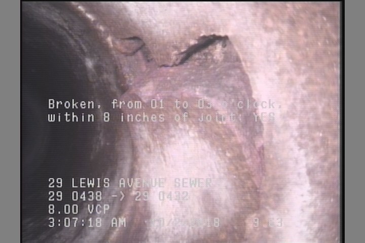 Broken, from 01 to 03 o'clock, within 8 inches of joint: YES