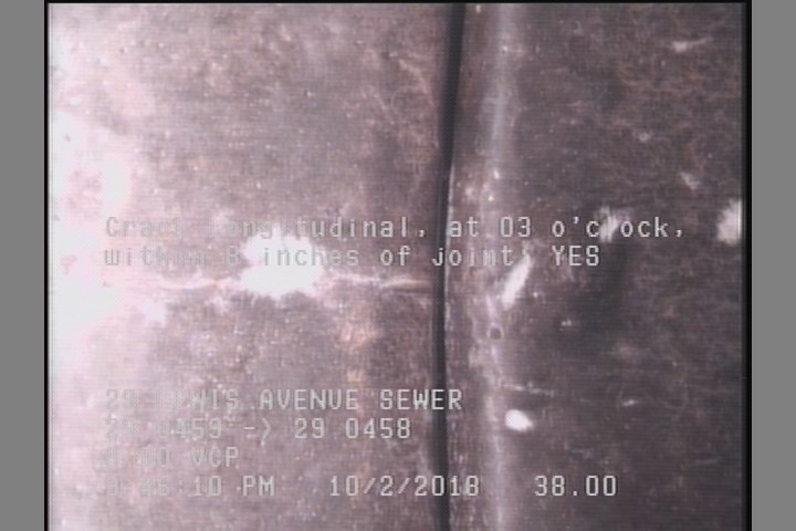 Crack Longitudinal, at 03 o'clock, within 8 inches of joint: YES