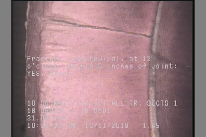 Fracture Longitudinal, at 12 o'clock, within 8 inches of joint: YES, Start