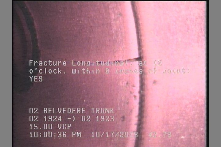 Fracture Longitudinal, at 12 o'clock, within 8 inches of joint: YES
