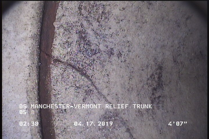 Crack Multiple, from 09 to 02 o'clock, within 8 inches of joint: YES
