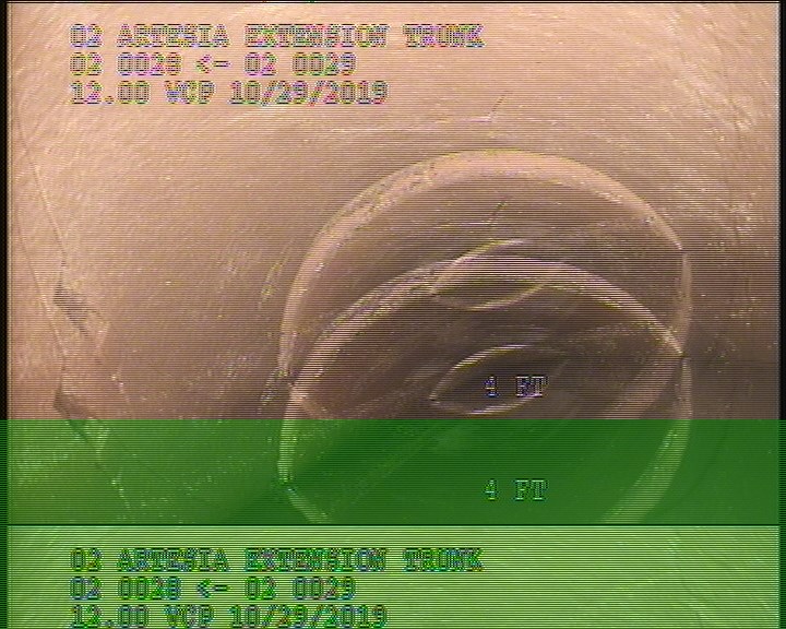 Fracture Multiple, from 09 to 03 o'clock, within 8 inches of joint: YES - SLIGHT
