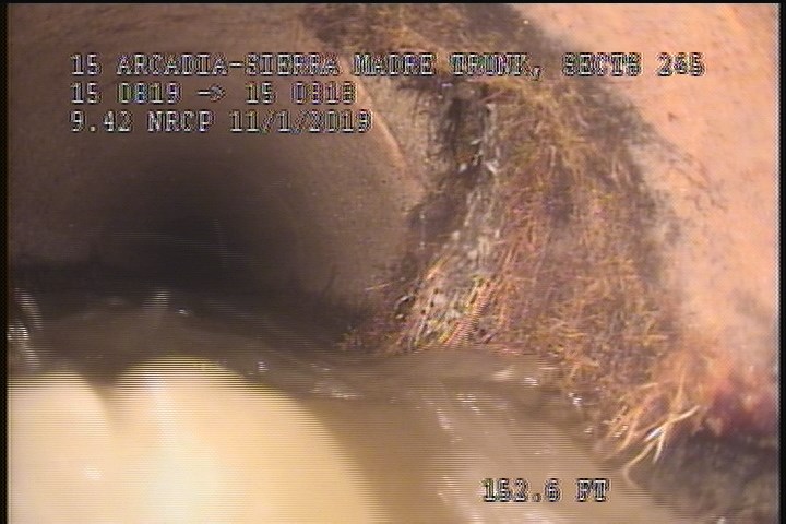 Roots Medium Connection, from 02 to 04 o'clock, 10 %, within 8 inches of joint: YES