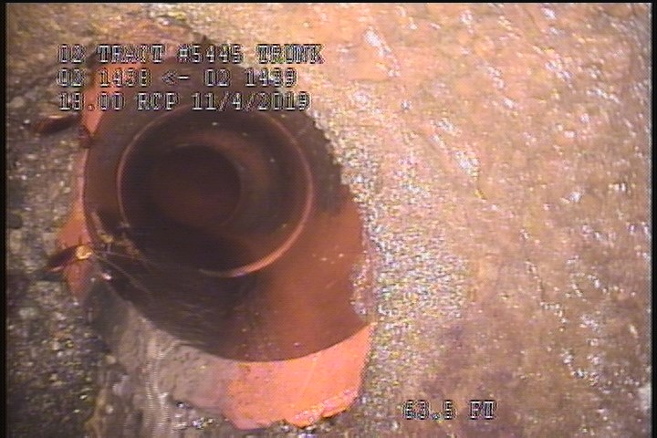 Tap Factory Made Active, at 02 o'clock, -, within 8 inches of joint: YES, 6"