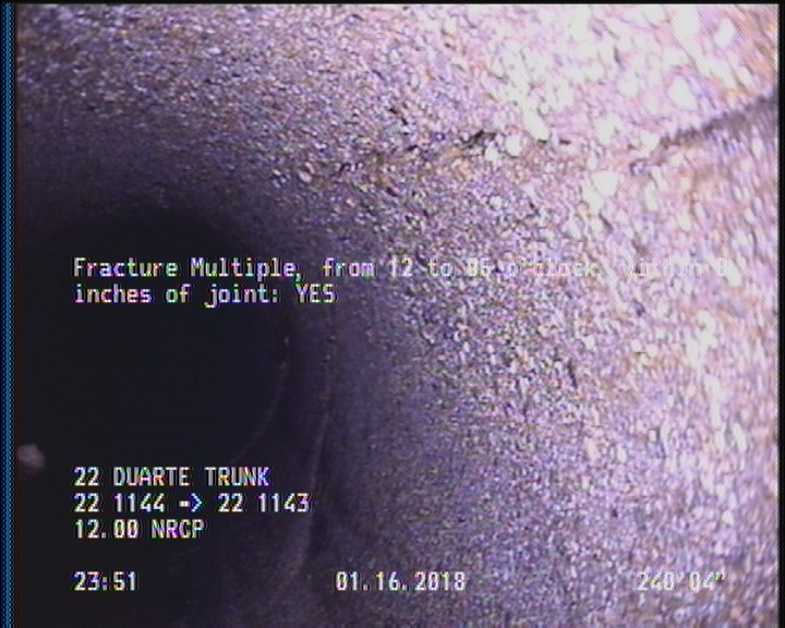 Fracture Multiple, from 12 to 05 o'clock, within 8 inches of joint: YES