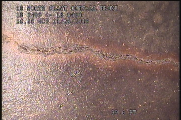 Fracture Longitudinal, at 12 o'clock, within 8 inches of joint: YES, Start - SLIGHT