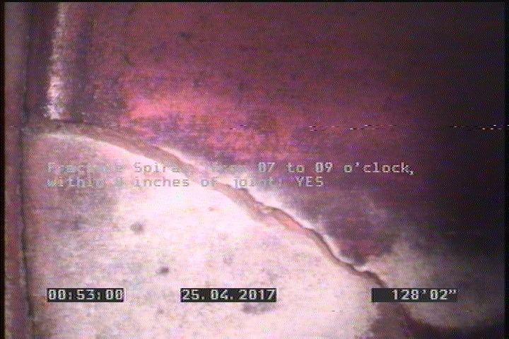 Fracture Spiral, from 07 to 09 o'clock, within 8 inches of joint: YES