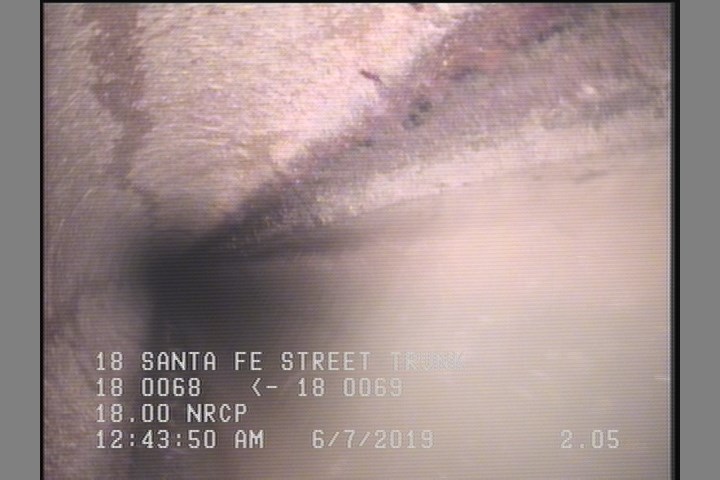 Deposits Attached Grease, 5 %of cross sectional area, from 04 to 08 o'clock, , within 8 inches of joint: YES, Start