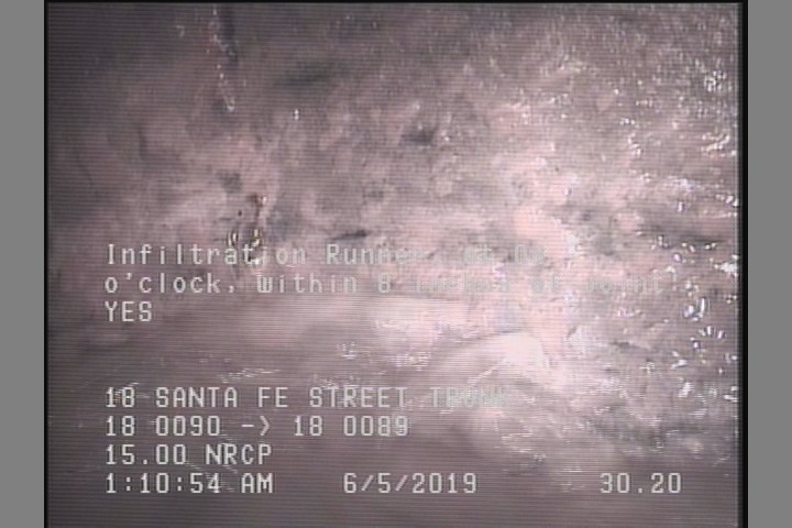 Infiltration Runner, at 04 o'clock, within 8 inches of joint: YES