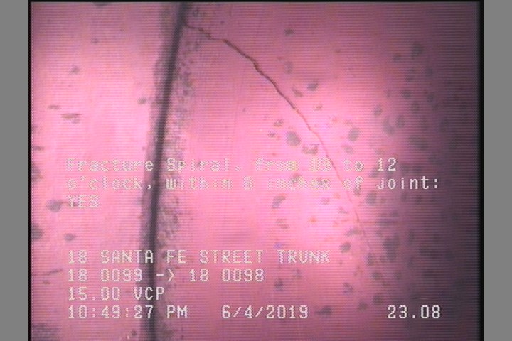 Fracture Spiral, from 09 to 12 o'clock, within 8 inches of joint: YES