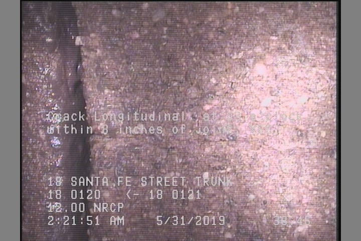 Crack Longitudinal, at 03 o'clock, within 8 inches of joint: YES