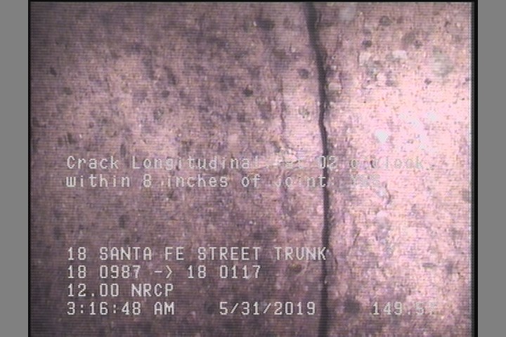 Crack Longitudinal, at 02 o'clock, within 8 inches of joint: YES