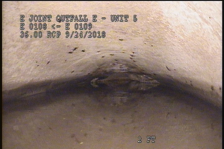 Surface Spalling, from 08 to 04 o'clock, within 8 inches of joint: YES