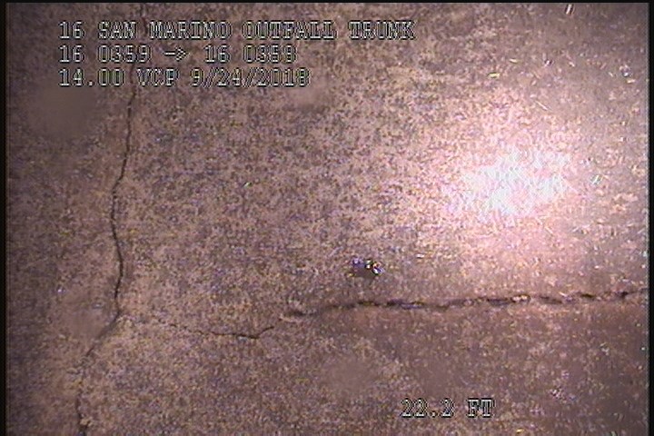 Fracture Multiple, from 08 to 04 o'clock, within 8 inches of joint: YES - SL