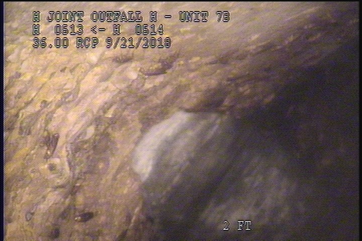 Surface Missing Wall, at 12 o'clock, within 8 inches of joint: YES