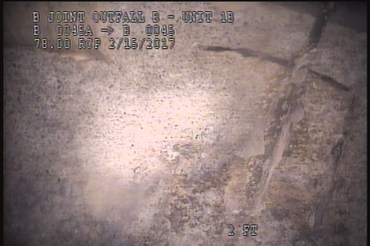 Surface Spalling, from 04 to 08 o'clock, within 8 inches of joint: YES