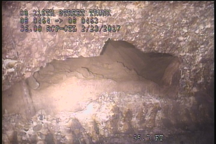 Surface Missing Wall, from 09 to 11 o'clock, within 8 inches of joint: YES - LARGE VOID