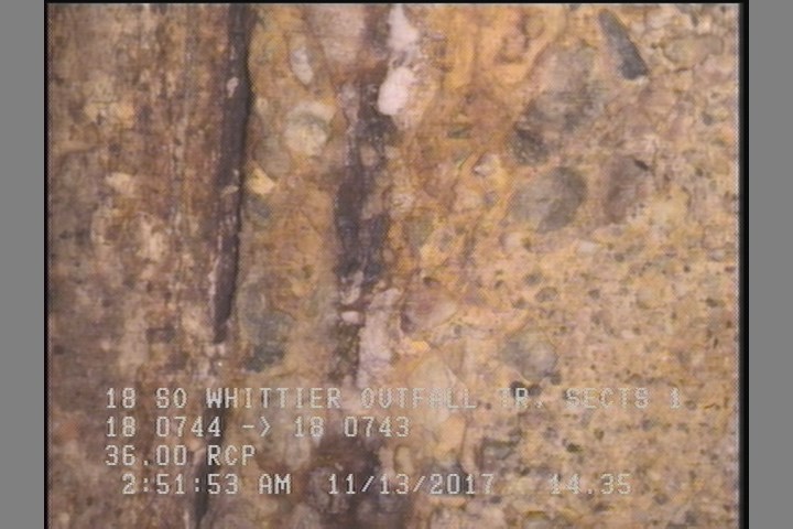 Surface Reinforcement Visible, from 12 to 01 o'clock, within 8 inches of joint: YES