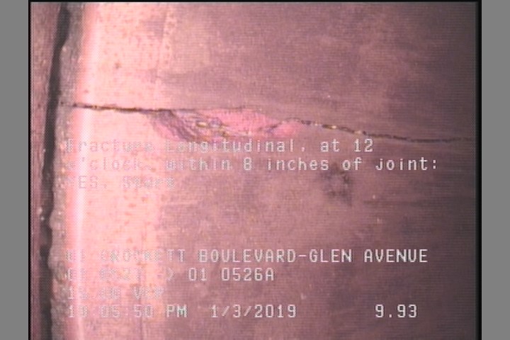 Fracture Longitudinal, at 12 o'clock, within 8 inches of joint: YES, Start