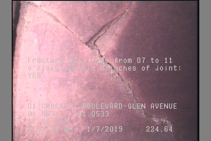 Fracture Multiple, from 07 to 11 o'clock, within 8 inches of joint: YES