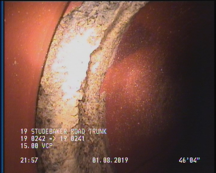 Deposits Attached Encrustation, 20 %of cross sectional area, from 08 to 04 o'clock, , within 8 inches of joint: YES, Start