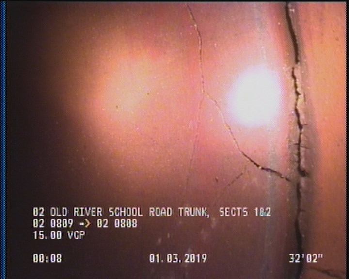 Crack Multiple, from 09 to 03 o'clock, within 8 inches of joint: YES, Start