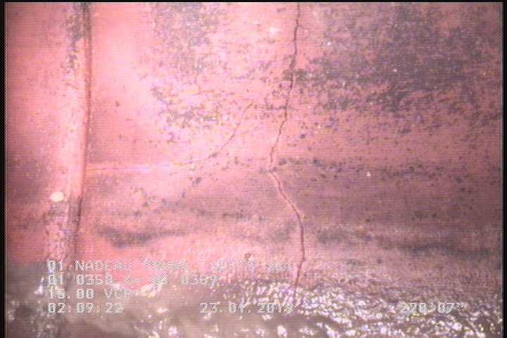 Fracture Multiple, from 09 to 03 o'clock, within 8 inches of joint: YES