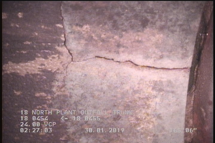 Fracture Multiple, from 09 to 03 o'clock, within 8 inches of joint: YES, Start