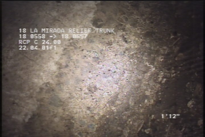 Surface Aggregate Visible Chemical, from 08 to 04 o'clock, within 8 inches of joint: YES