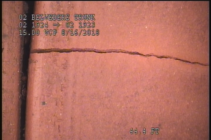 Fracture Longitudinal, at 12 o'clock, within 8 inches of joint: YES, Start