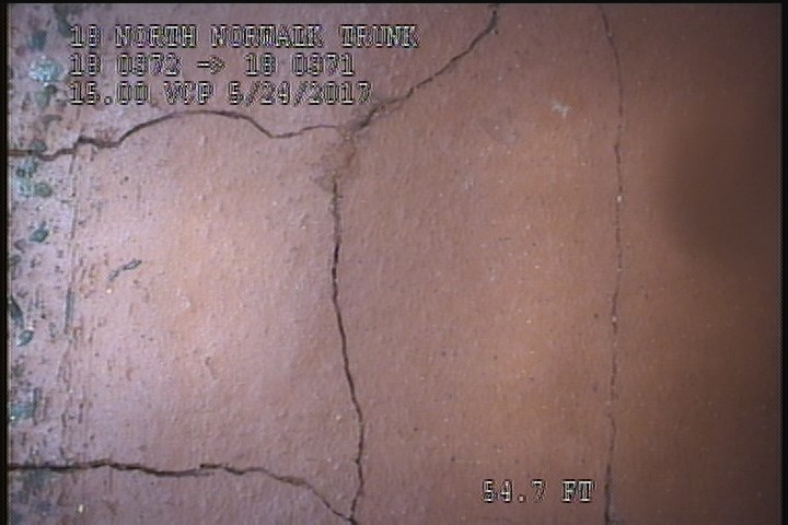 Fracture Multiple, from 08 to 04 o'clock, within 8 inches of joint: YES - SL