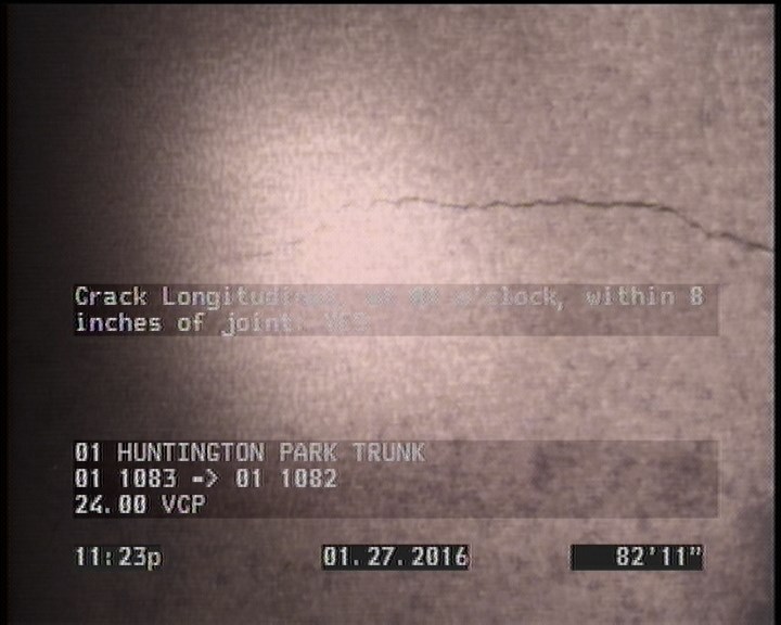 Crack Longitudinal, at 01 o'clock, within 8 inches of joint: YES