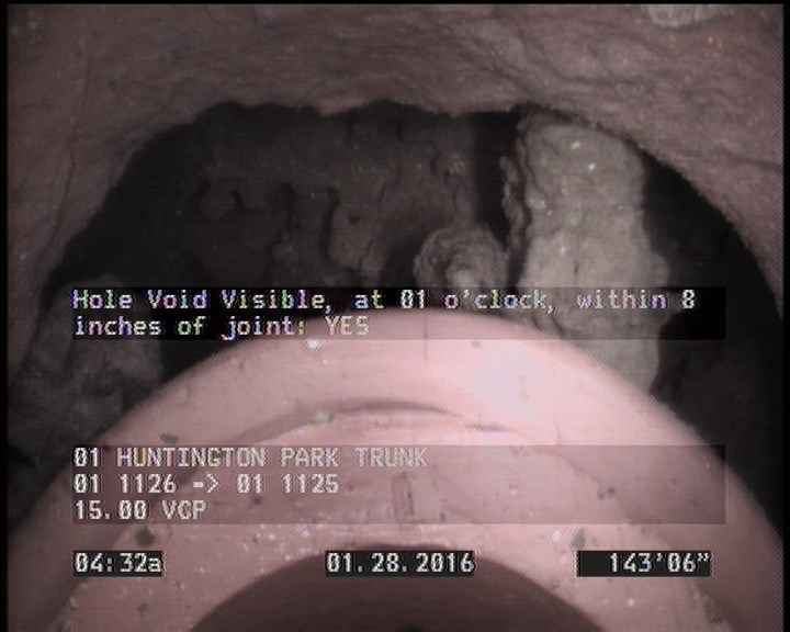 Hole Void Visible, at 01 o'clock, within 8 inches of joint: YES