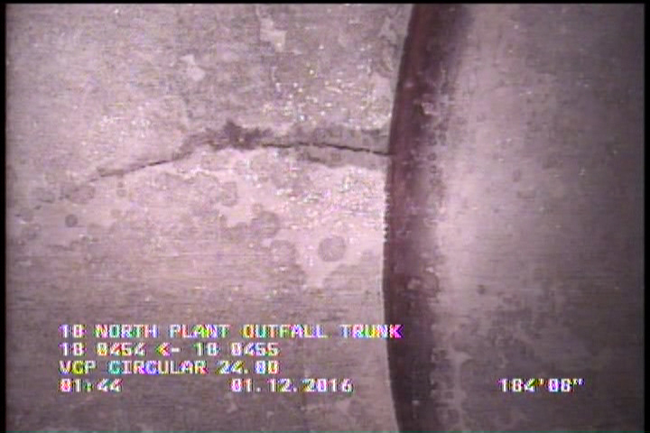 Crack Longitudinal, at 11 o'clock, within 8 inches of joint: YES