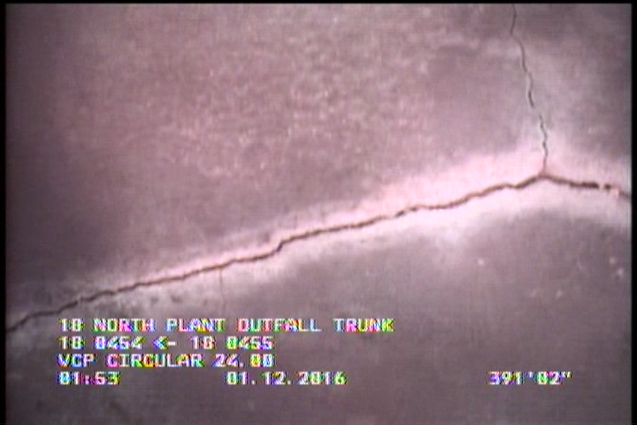 Crack Multiple, from 10 to 02 o'clock, within 8 inches of joint: YES, Start
